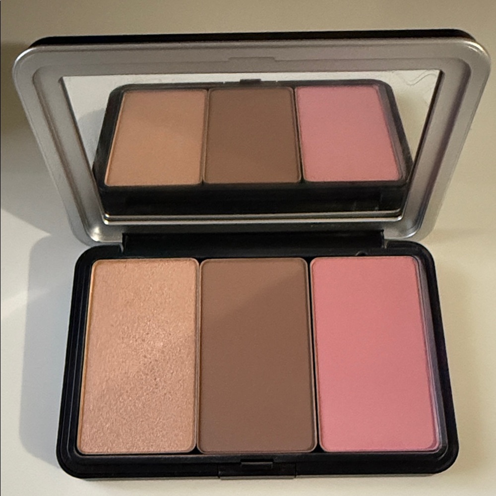 NWOT Makeup Forever Custom Trio palette